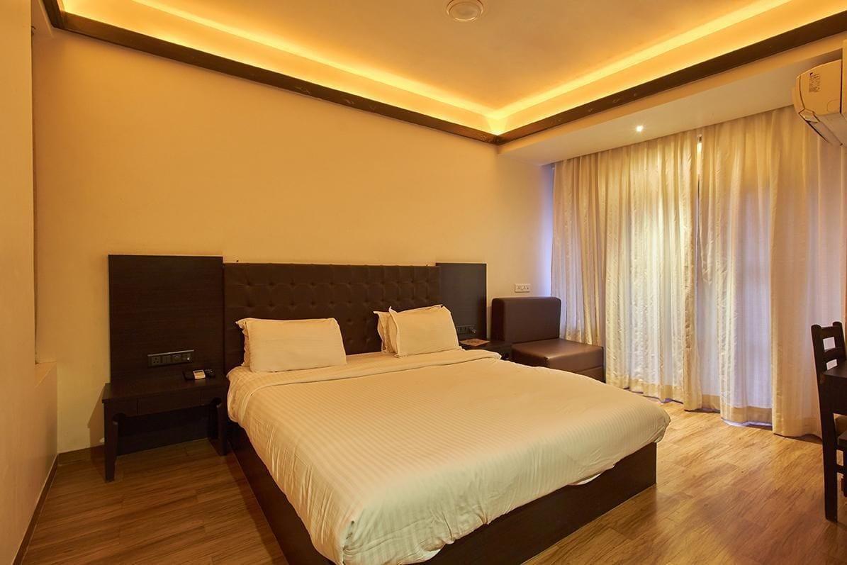 Sinq Beach Resort Calangute Exteriör bild
