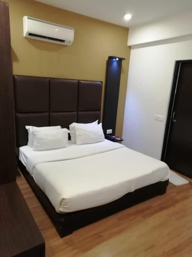 Sinq Beach Resort Calangute Exteriör bild
